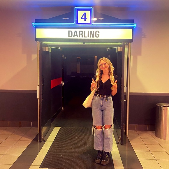 Meet your Posher, Chloe - Picture 4 of 7